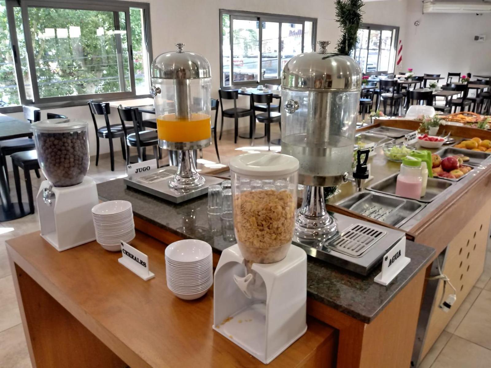 Hotel Hurlingham 비야카를로스파스 외부 사진